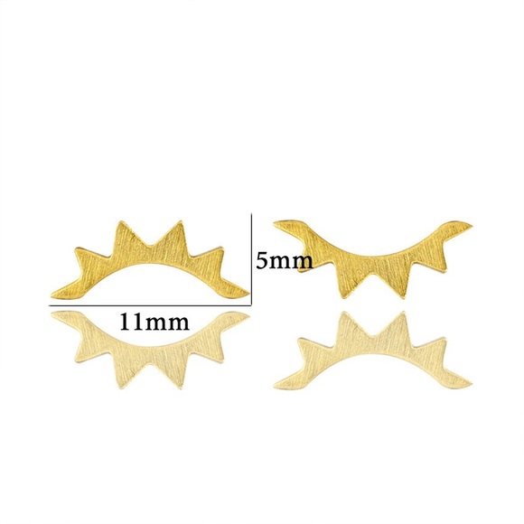 | ‘VOGUE’ 18K BRUSHED GOLD | - Picture 3 of 3